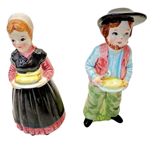 Vintage Norcrest Amish Pioneer Colonial Farm Couple Salt & Pepper Shakers 763 - Picture 3 of 4